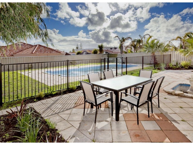 9 Rambler Green, Ocean Reef WA 6027