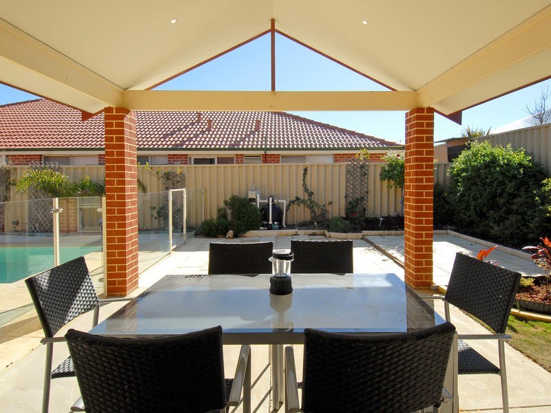 5 Ammanford Crescent, Butler WA 6036