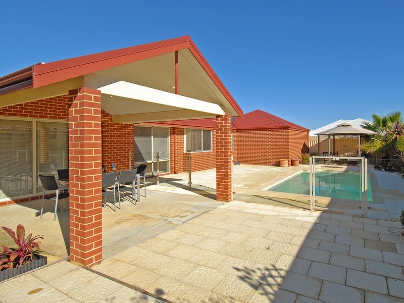 5 Ammanford Crescent, Butler WA 6036