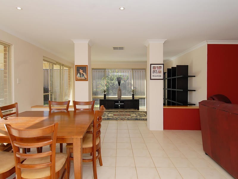 5 Ammanford Crescent, Butler WA 6036