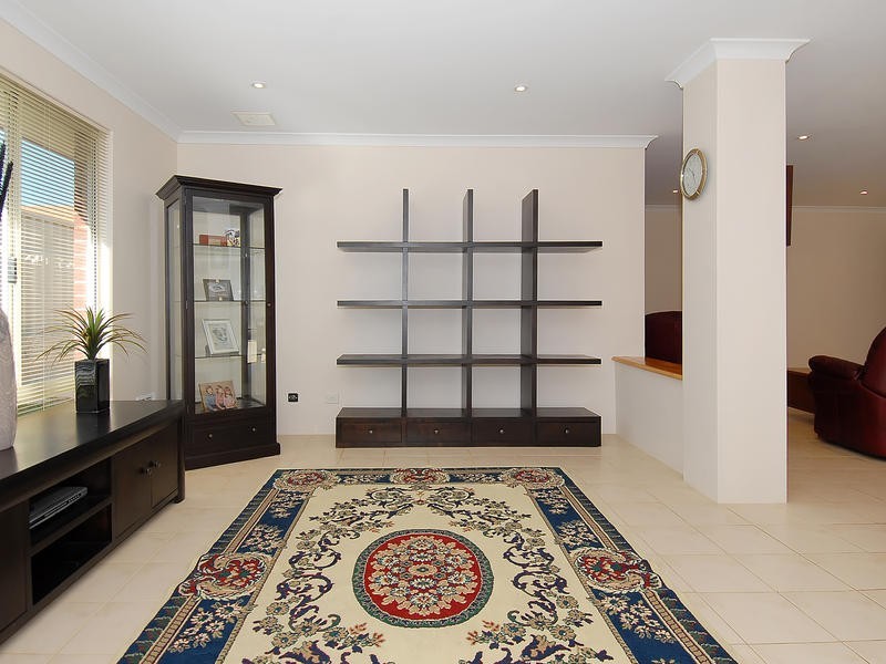 5 Ammanford Crescent, Butler WA 6036