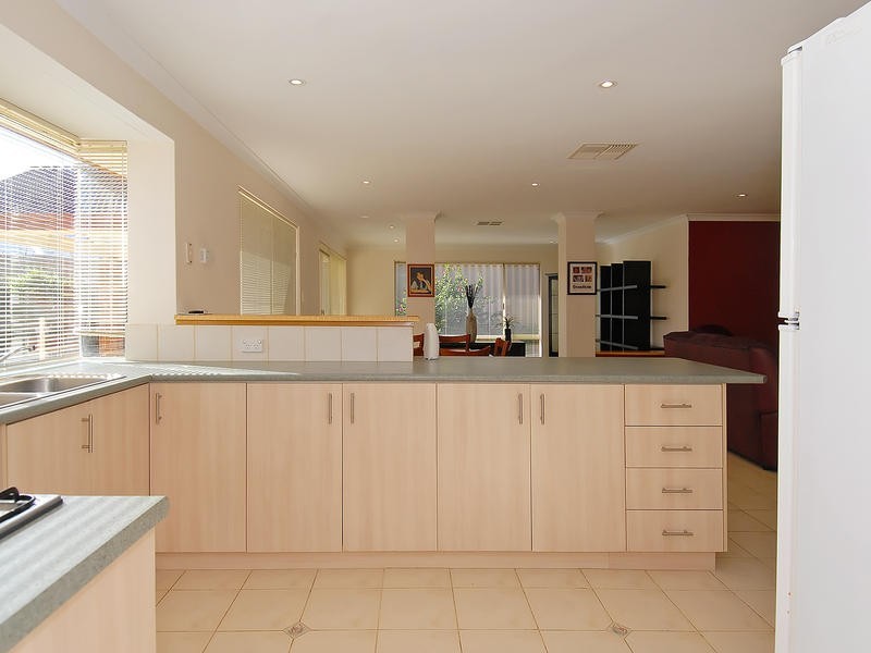 5 Ammanford Crescent, Butler WA 6036