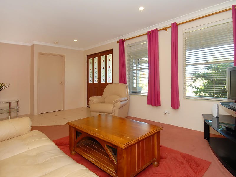 5 Ammanford Crescent, Butler WA 6036