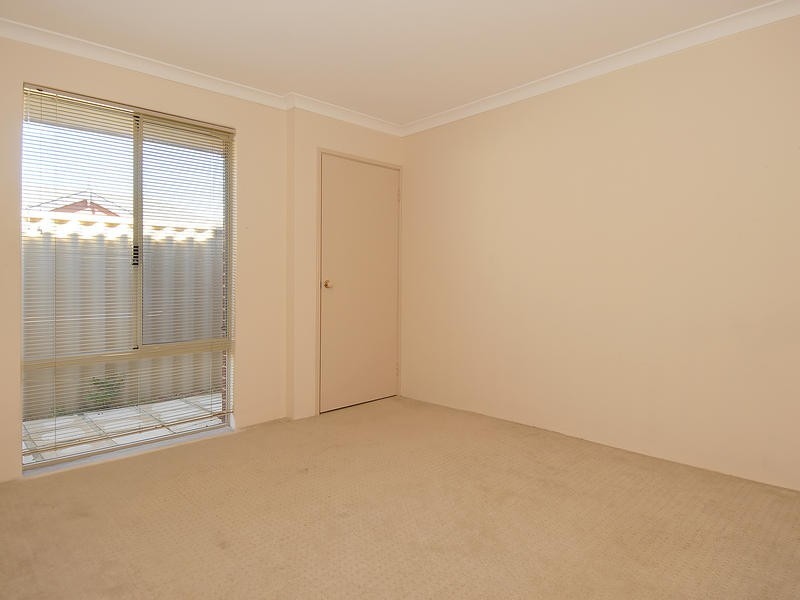 5 Ammanford Crescent, Butler WA 6036