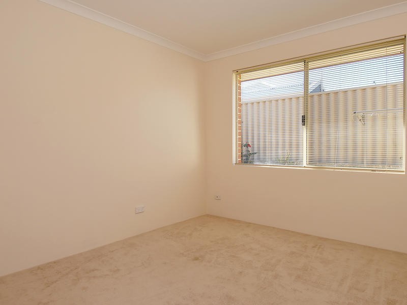 5 Ammanford Crescent, Butler WA 6036