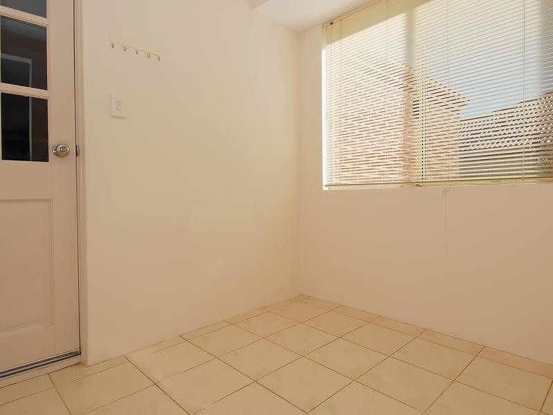 5 Ammanford Crescent, Butler WA 6036
