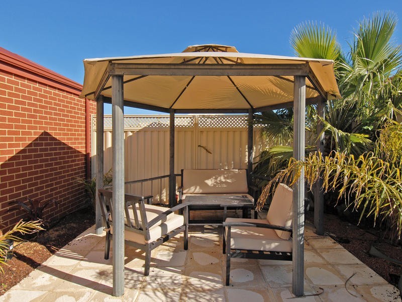 5 Ammanford Crescent, Butler WA 6036
