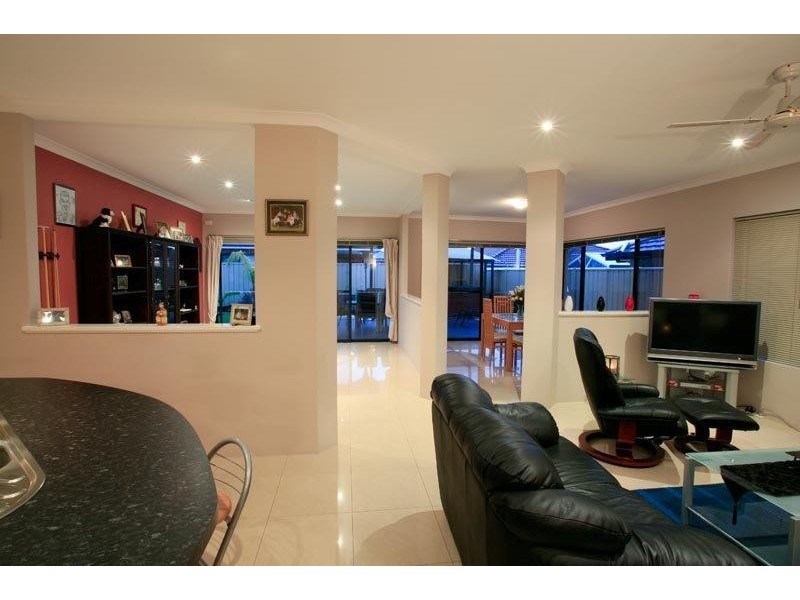 23 Kirkcaldy Terrace, Hocking WA 6065