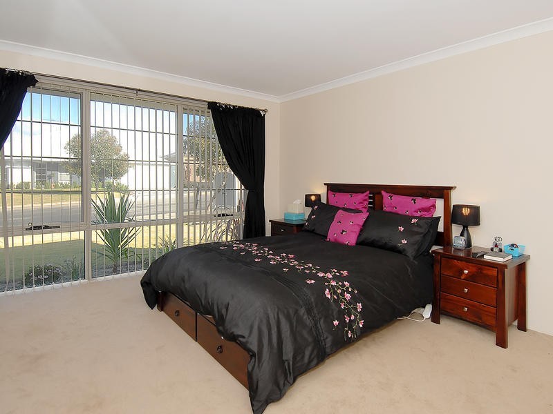 51 Abbey Green Road, Banksia Grove WA 6031
