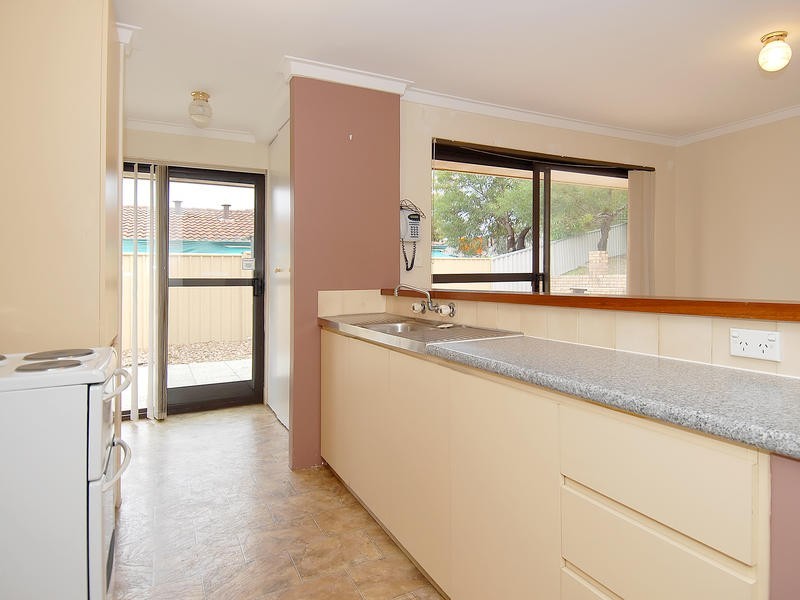 20 Berkshire Drive, Beldon WA 6027