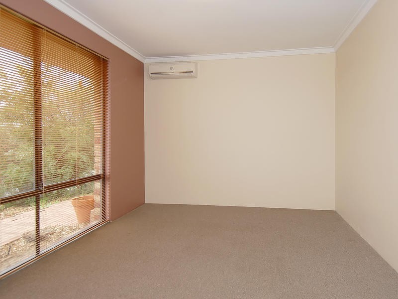 20 Berkshire Drive, Beldon WA 6027