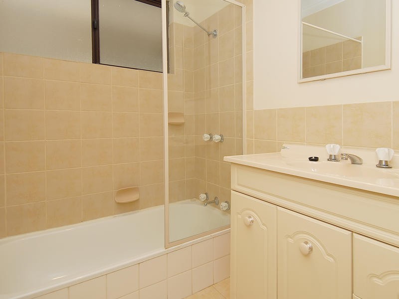 20 Berkshire Drive, Beldon WA 6027