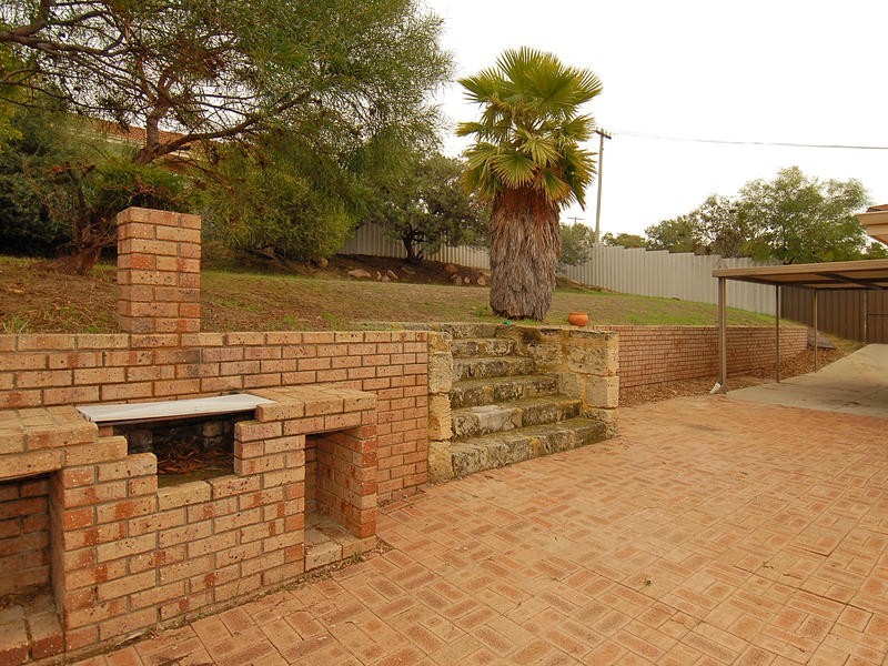 20 Berkshire Drive, Beldon WA 6027