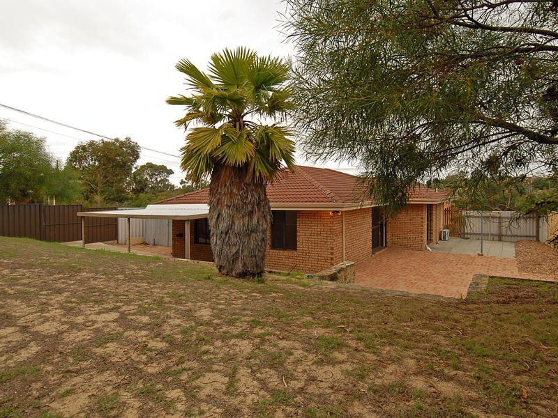 20 Berkshire Drive, Beldon WA 6027