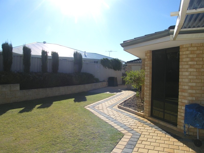 22 Jandabup Close, Sinagra WA 6065