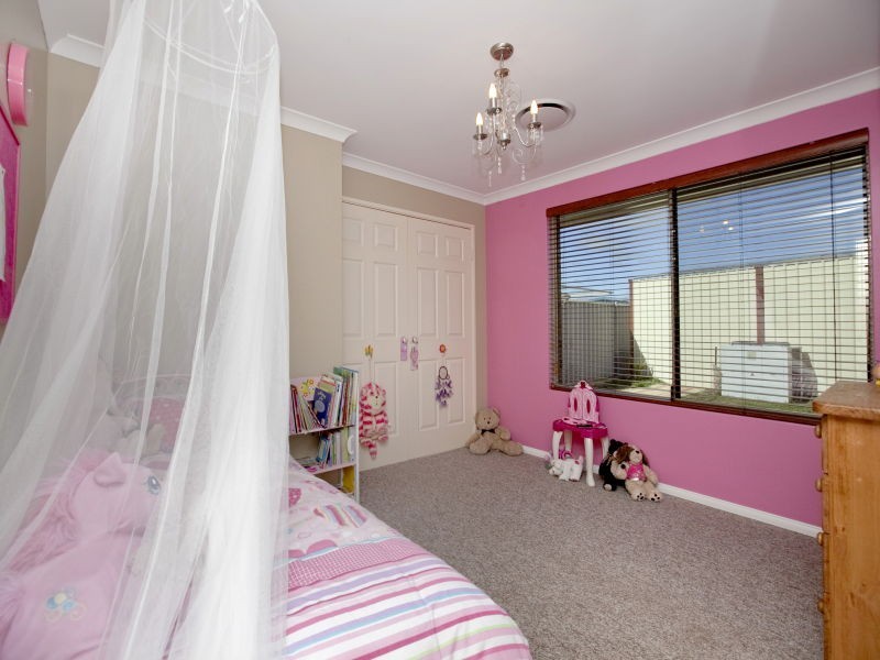 42 Alpina Promenade, Banksia Grove WA 6031