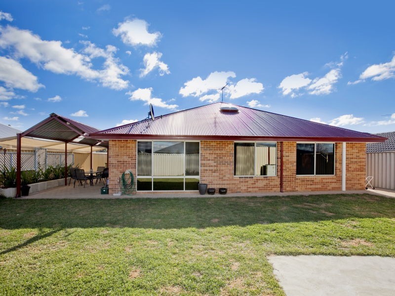 42 Alpina Promenade, Banksia Grove WA 6031