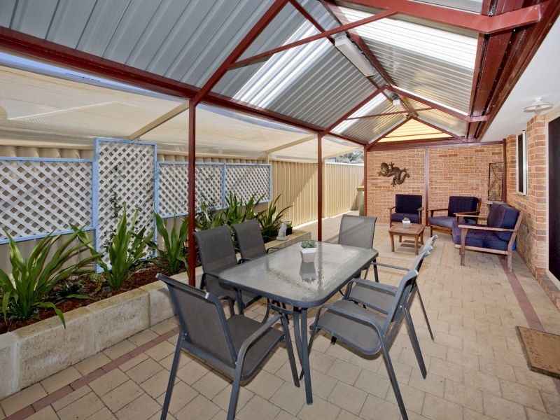 42 Alpina Promenade, Banksia Grove WA 6031