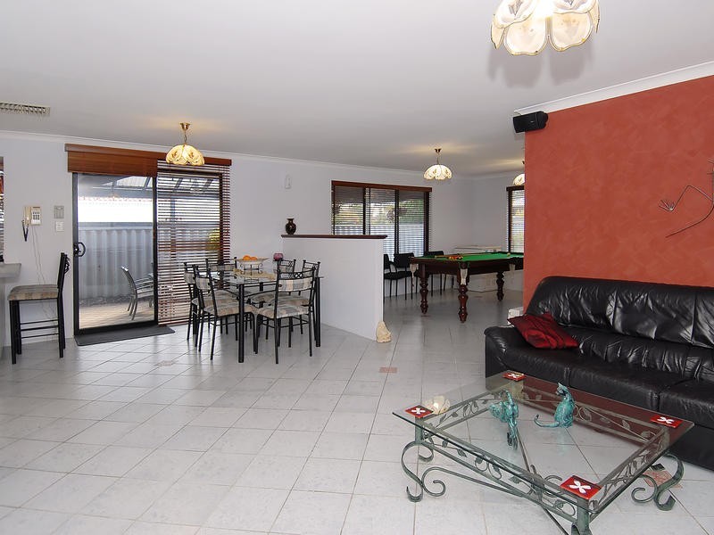 41 Mallina Circuit, Carramar WA 6031