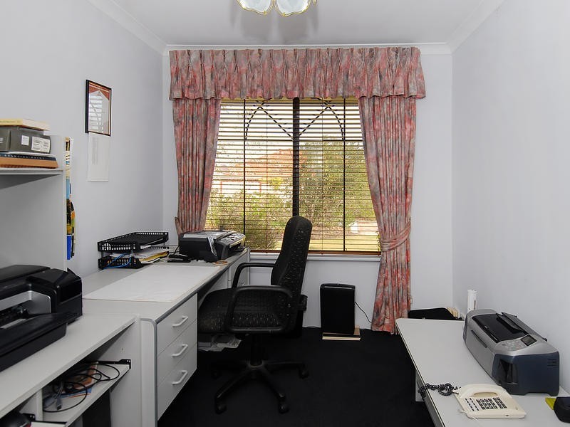 41 Mallina Circuit, Carramar WA 6031