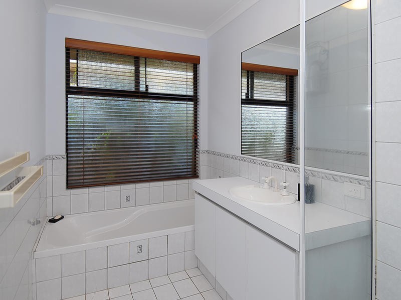 41 Mallina Circuit, Carramar WA 6031