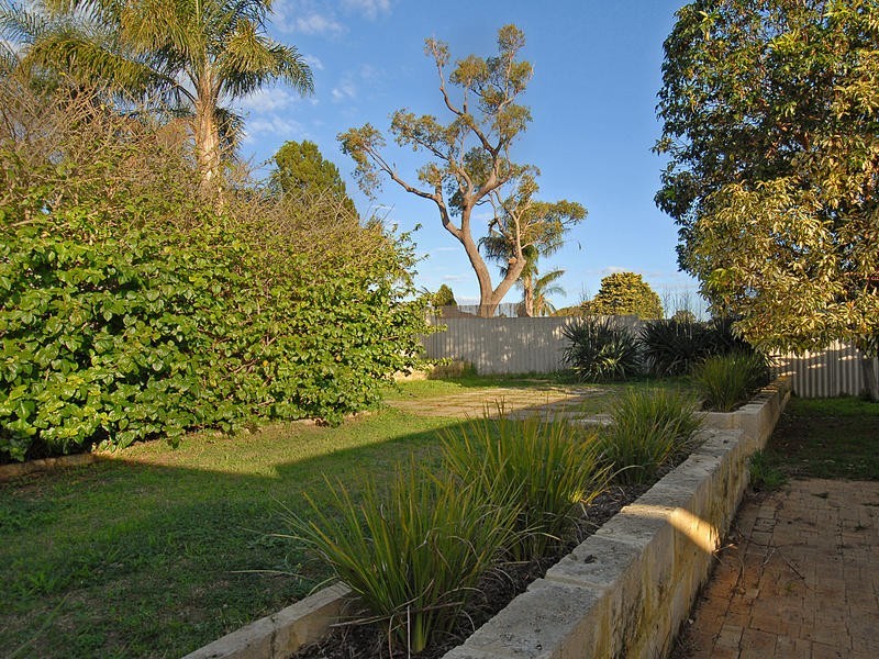 24 Nyunda Drive, Wanneroo WA 6065