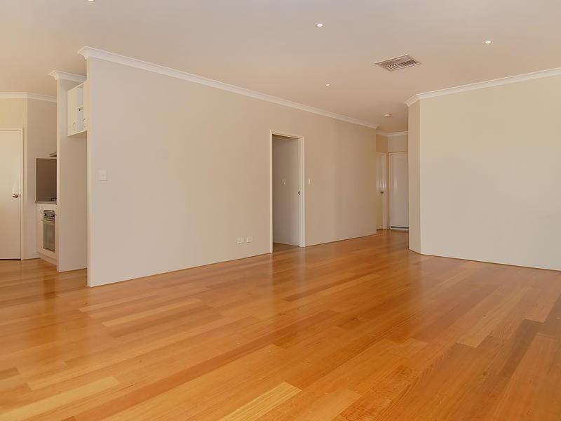 12 Zingarello Street, Pearsall WA 6065