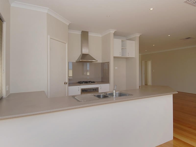 12 Zingarello Street, Pearsall WA 6065