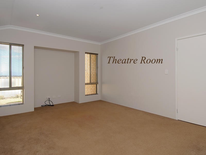 12 Zingarello Street, Pearsall WA 6065