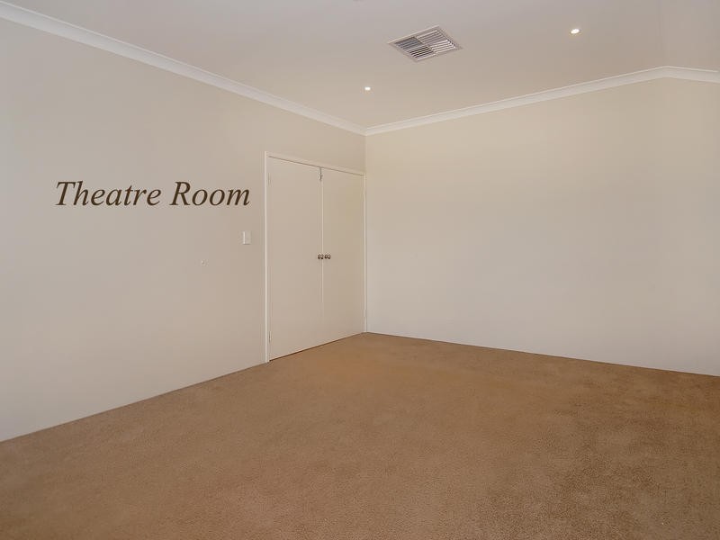 12 Zingarello Street, Pearsall WA 6065