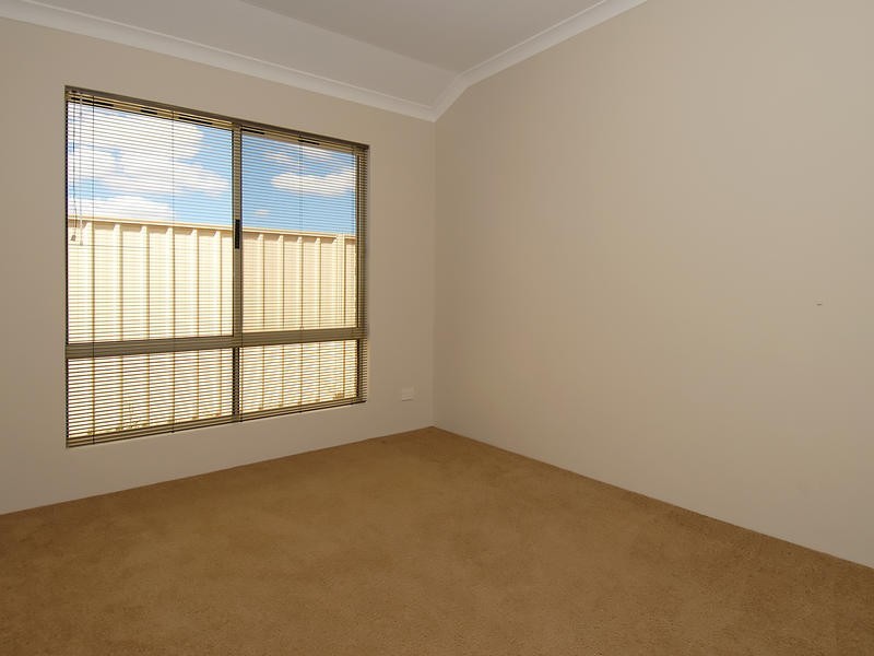 12 Zingarello Street, Pearsall WA 6065