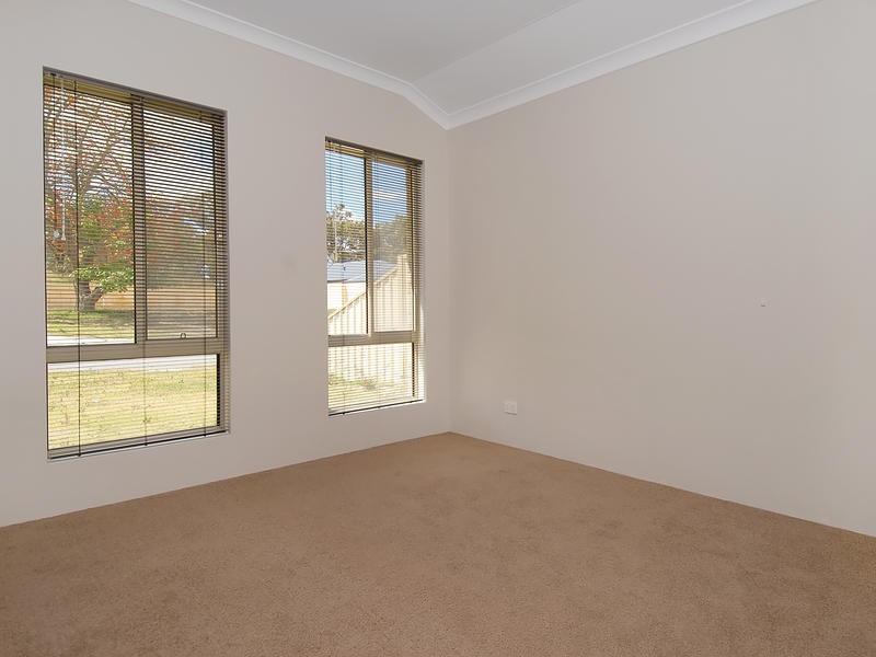 12 Zingarello Street, Pearsall WA 6065