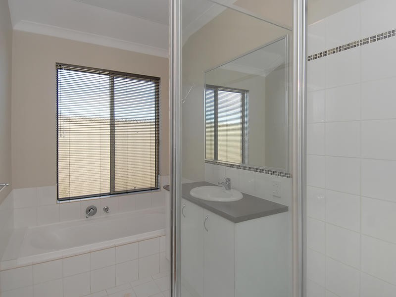 12 Zingarello Street, Pearsall WA 6065