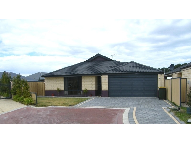 12 Grallina Way, Tapping WA 6065