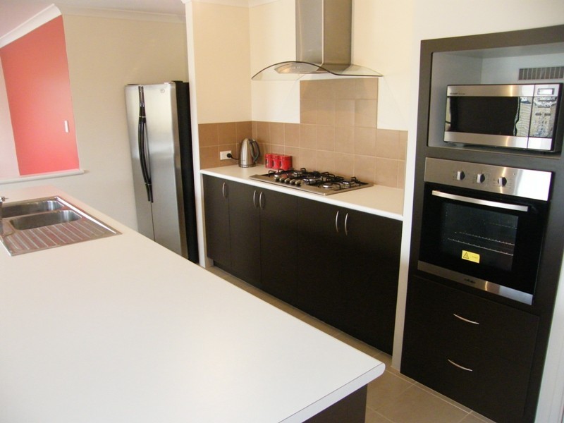 12 Grallina Way, Tapping WA 6065