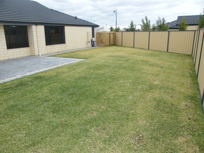 12 Grallina Way, Tapping WA 6065