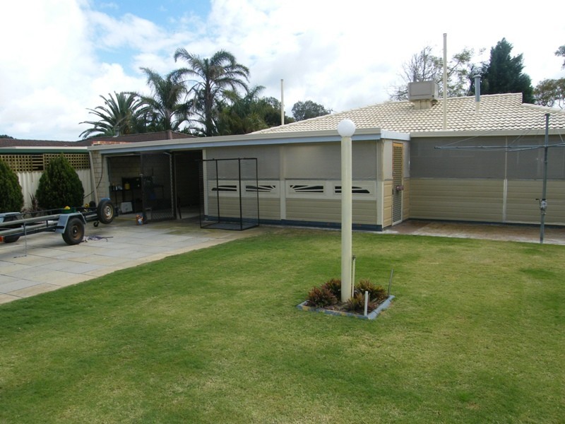 9 Woonan Court, Wanneroo WA 6065