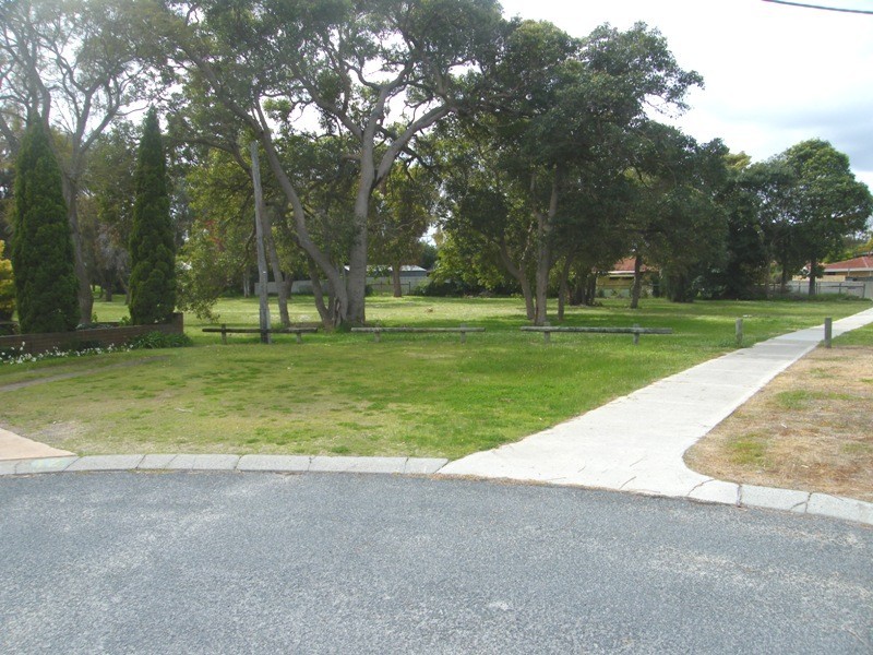 9 Woonan Court, Wanneroo WA 6065