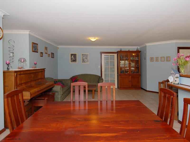 64 Timely Hostess Mews, Mariginiup WA 6065