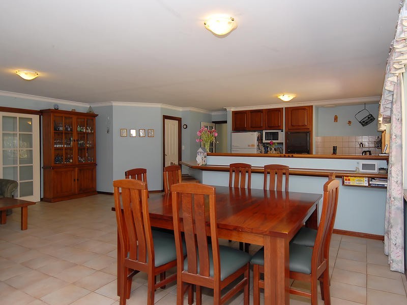 64 Timely Hostess Mews, Mariginiup WA 6065