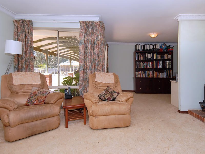 64 Timely Hostess Mews, Mariginiup WA 6065