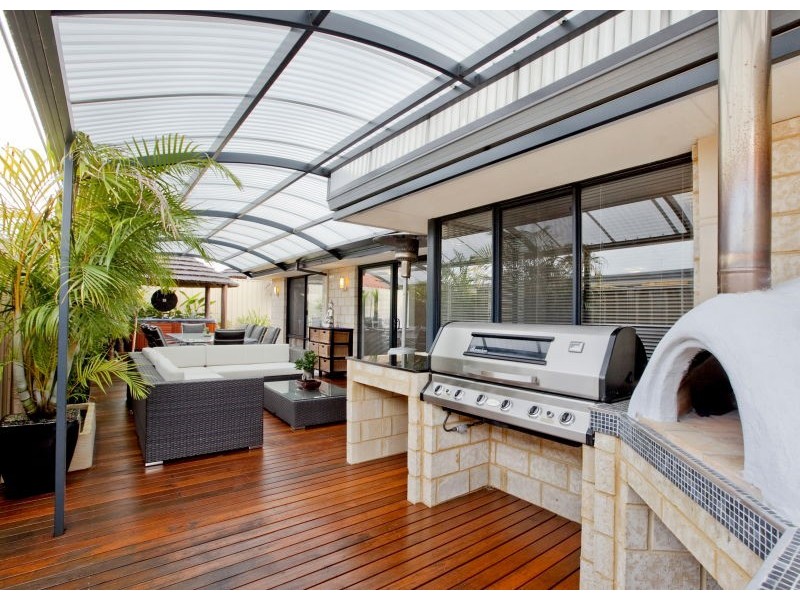 15 Kentucky Boulevard, Hocking WA 6065