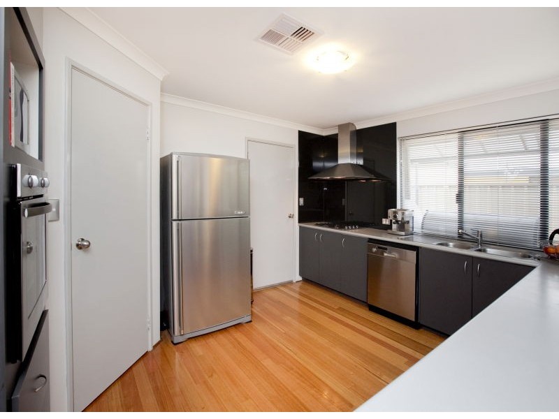 15 Kentucky Boulevard, Hocking WA 6065