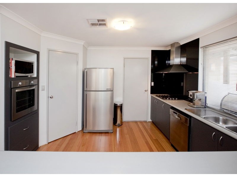 15 Kentucky Boulevard, Hocking WA 6065