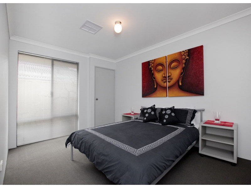 15 Kentucky Boulevard, Hocking WA 6065