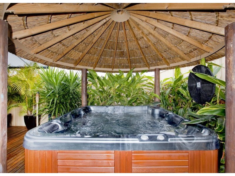 15 Kentucky Boulevard, Hocking WA 6065