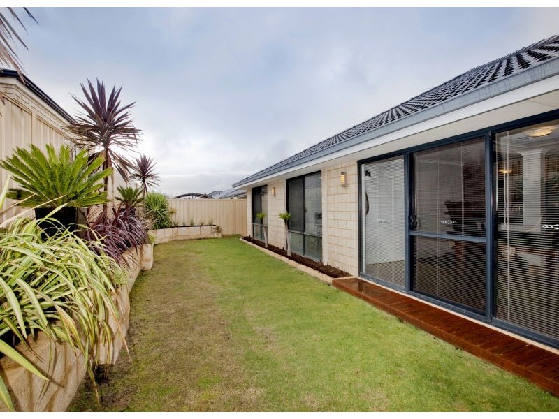 15 Kentucky Boulevard, Hocking WA 6065