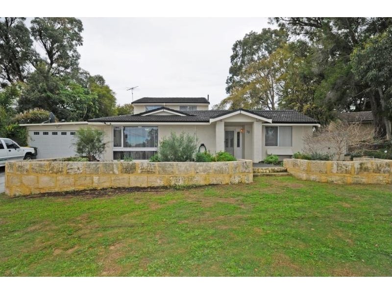 15 Clarkside Court, Wanneroo WA 6065