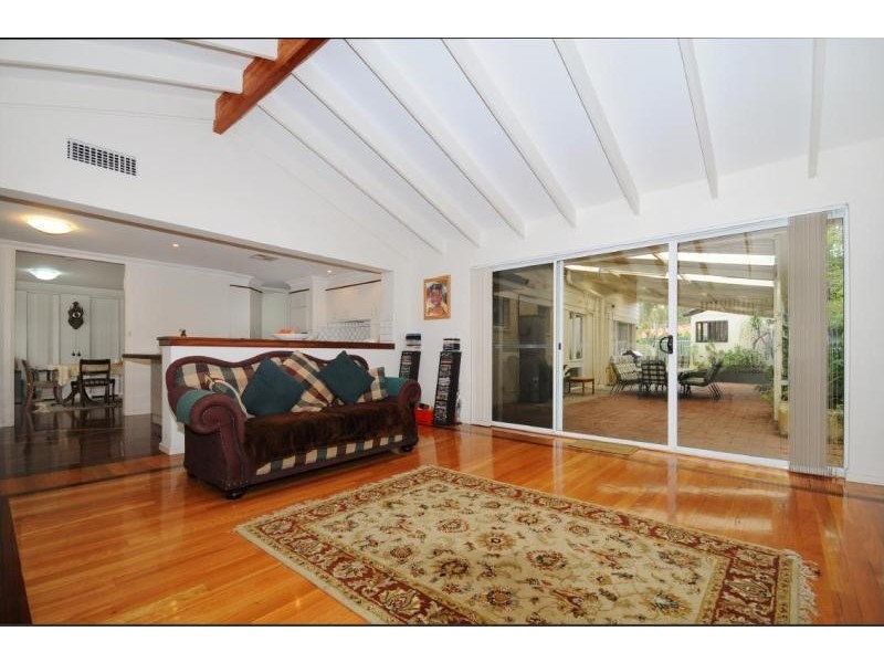 15 Clarkside Court, Wanneroo WA 6065