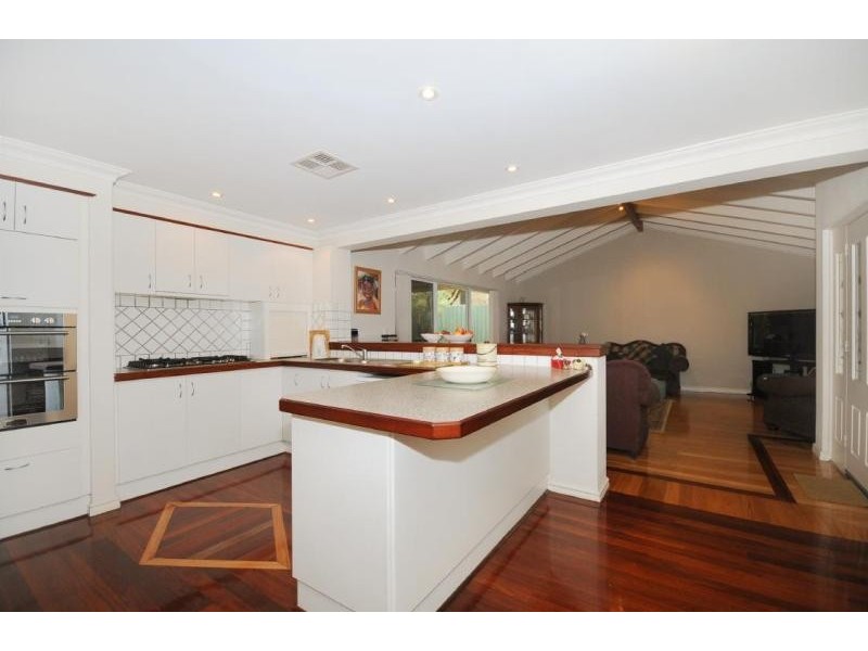 15 Clarkside Court, Wanneroo WA 6065